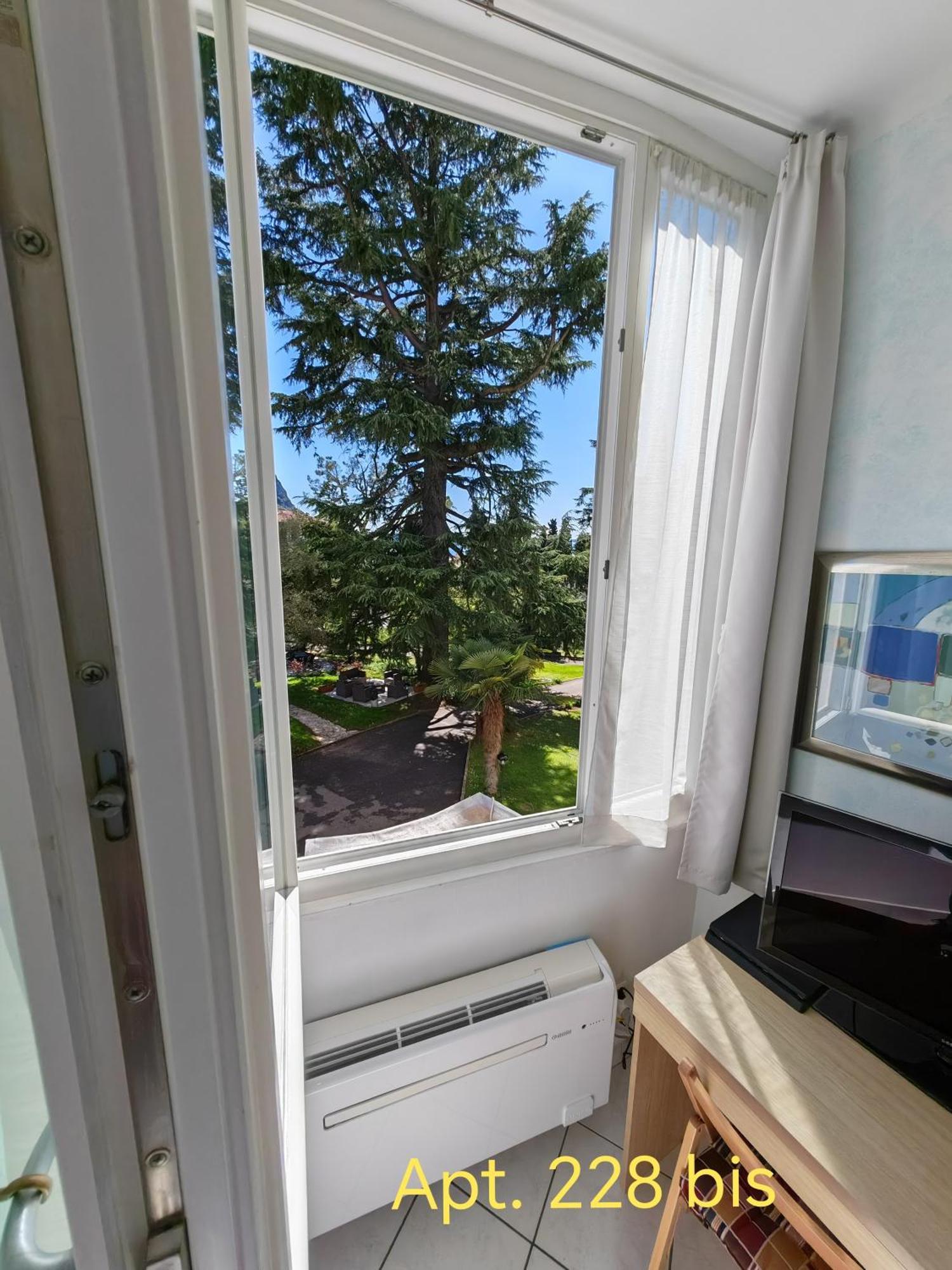 Garda Apartments In Euroresidence Eksteriør bilde