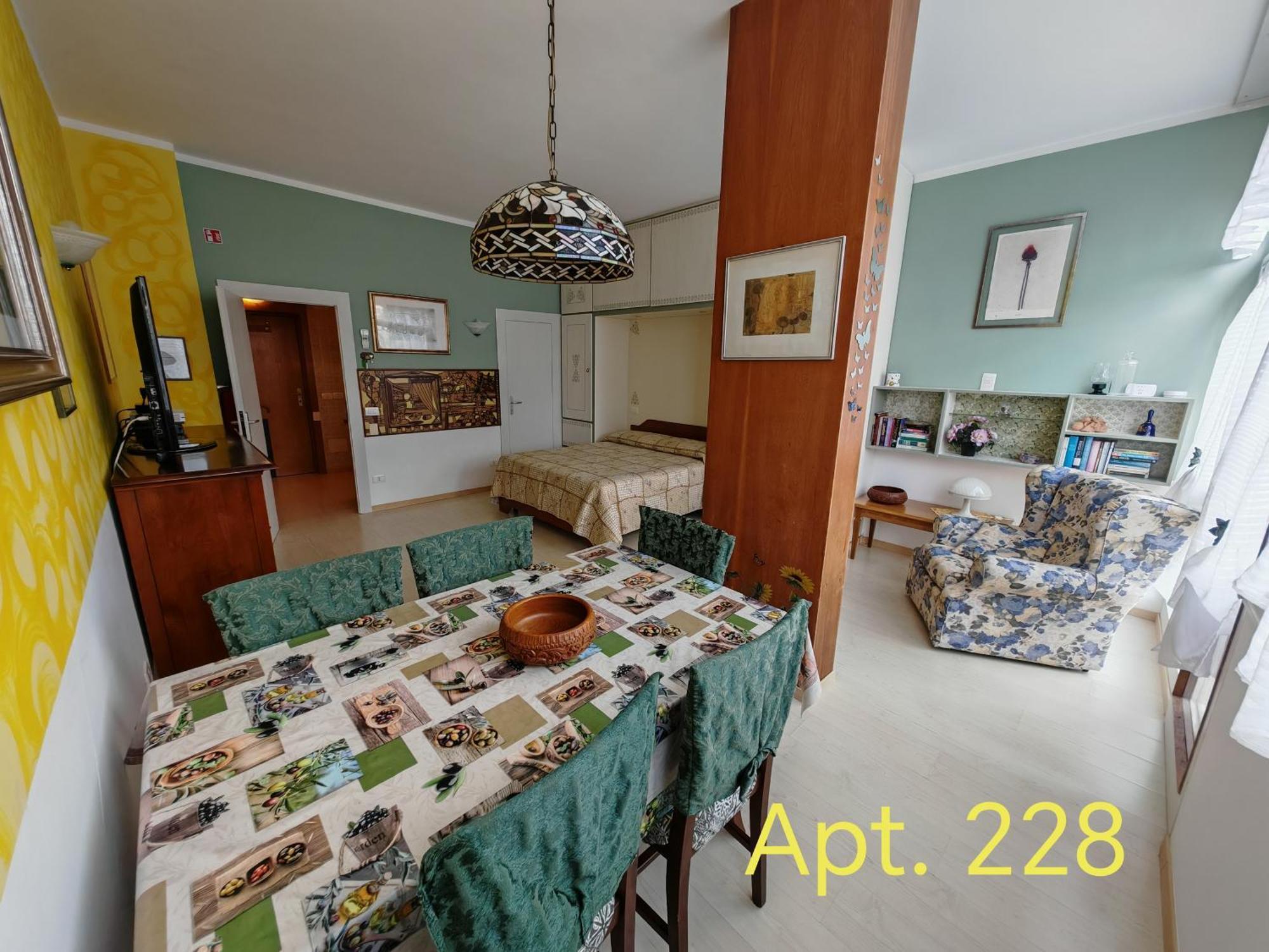 Garda Apartments In Euroresidence Eksteriør bilde